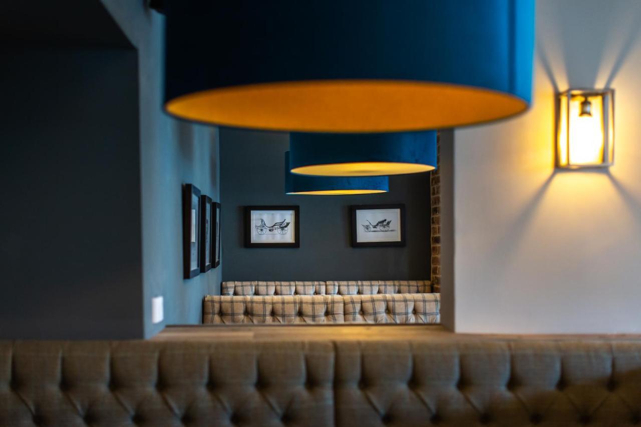 Coach House Couette-café